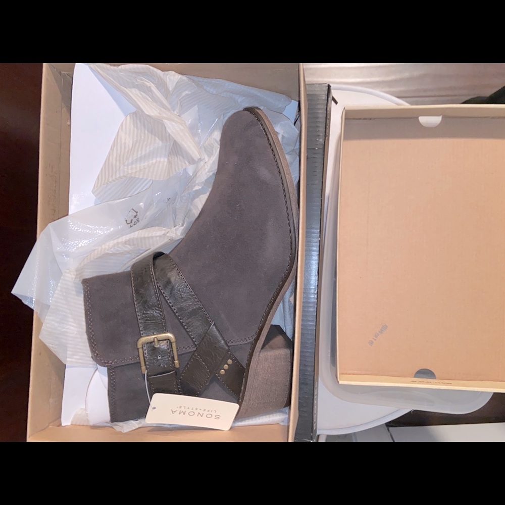 Sonoma Life + Style Suede Boots Size 9